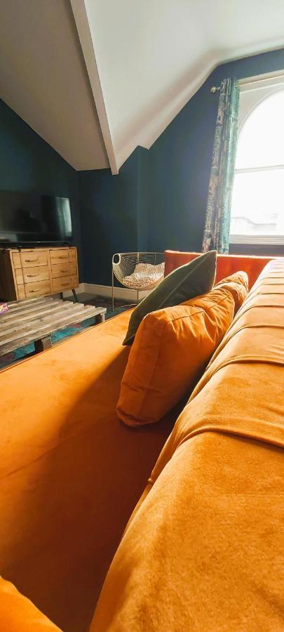 The Farrier Apartment Cheltenham Bagian luar foto
