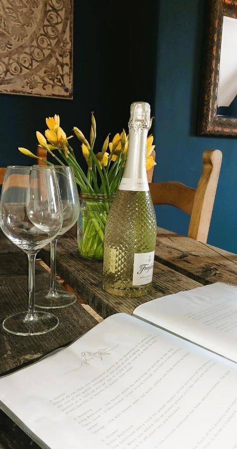 The Farrier Apartment Cheltenham Bagian luar foto